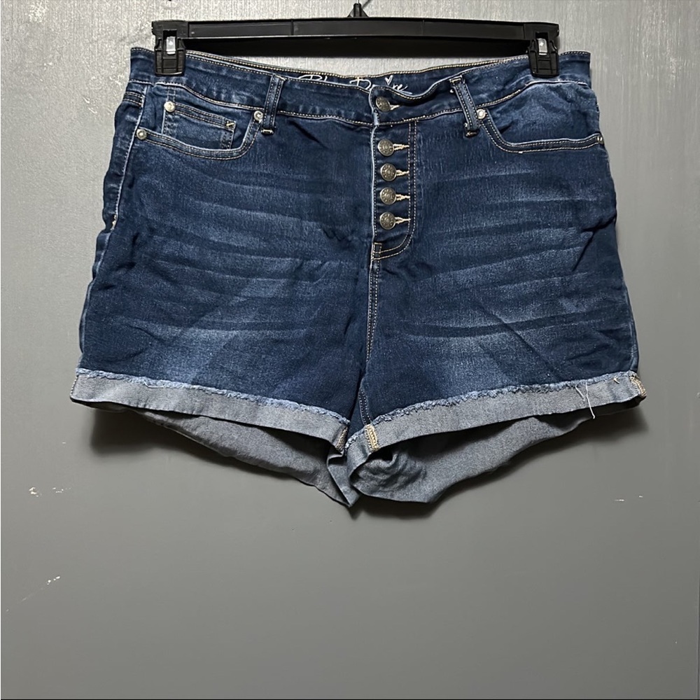 Plus Size Denim Shorts 14W